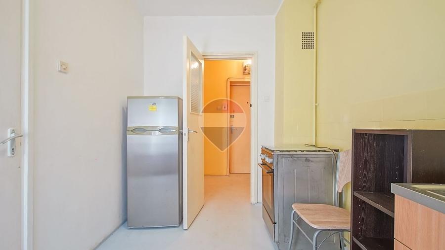 Apartament cu 2 camere semidecomandat în Calea București