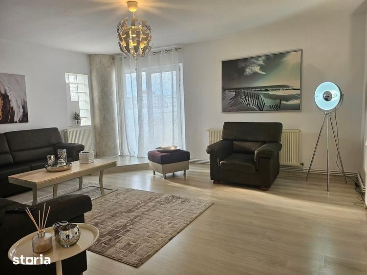 Apartament cu 3 camere decomandat în Central
