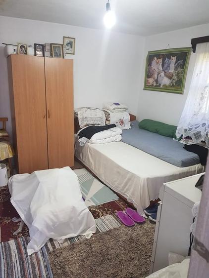 Casă cu 2 camere cu Teren 1734 Mp în Central