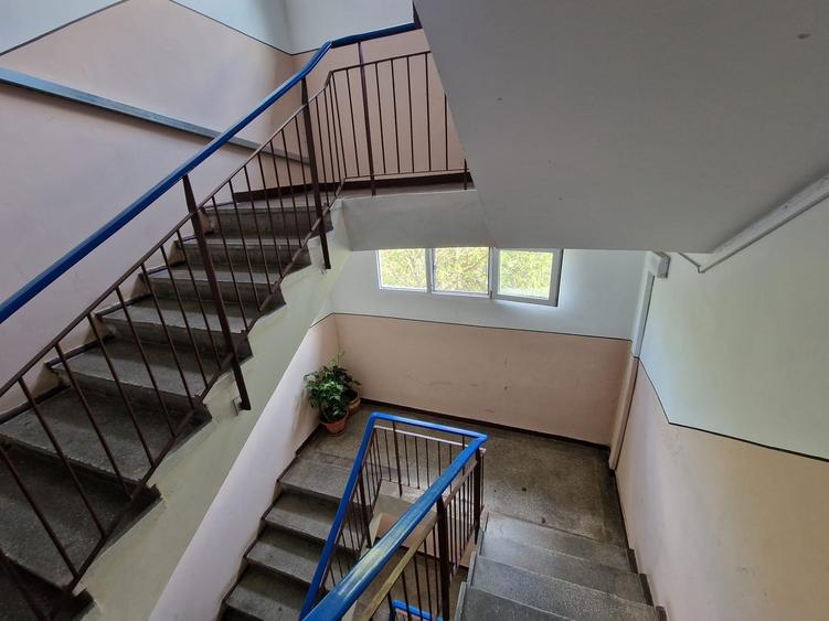 Apartament cu 3 camere decomandat în Rogerius