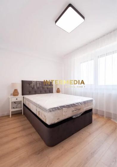 Apartament cu 3 camere decomandat, mobilat în Cetate