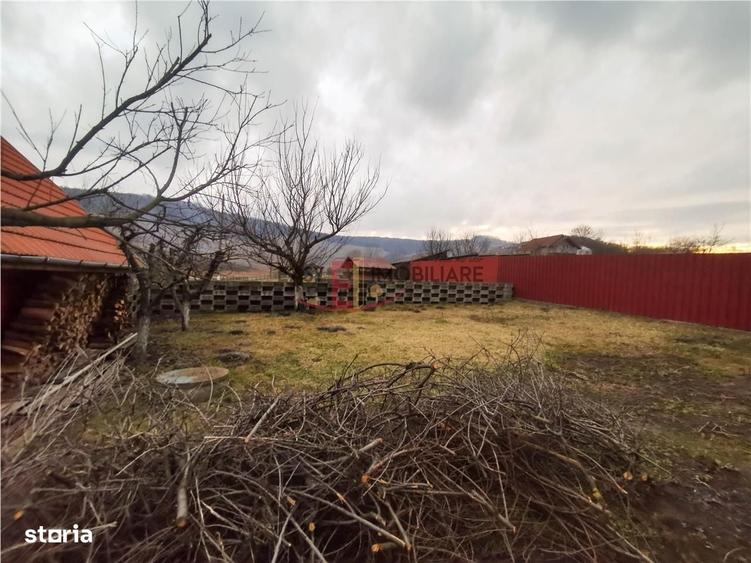 Casă cu 3 camere în Bărdești