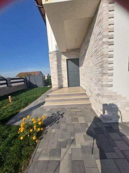 Duplex cu 4 camere cu Teren 250 Mp în Sânandrei