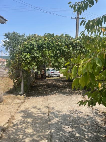 Casă cu 4 camere în Periferie