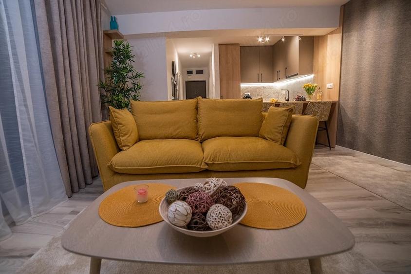 Apartament cu 3 camere decomandat în Lipovei