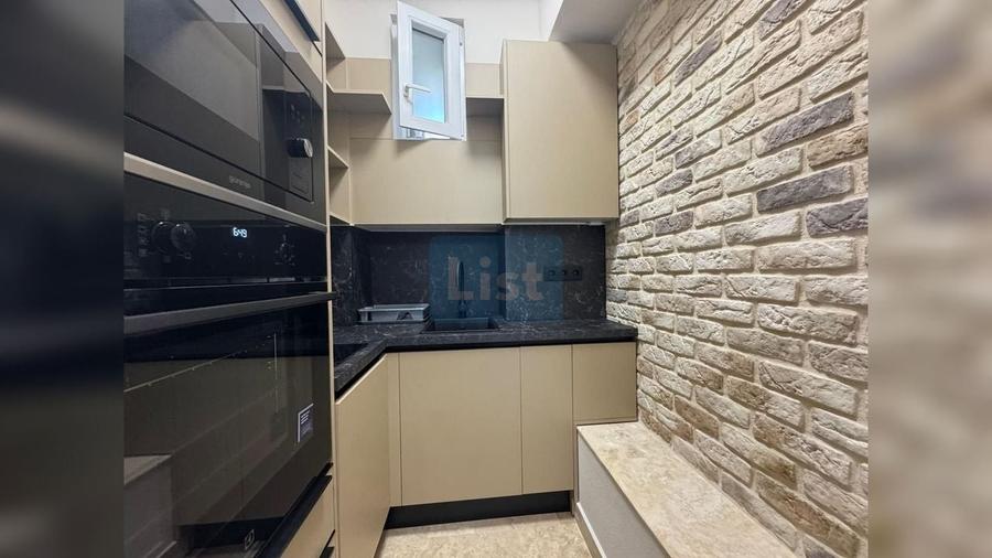 Apartament cu 2 camere semidecomandat, mobilat în Central