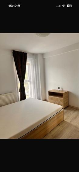 Ofer spre inchiriere apartament cu 3 camere - 1