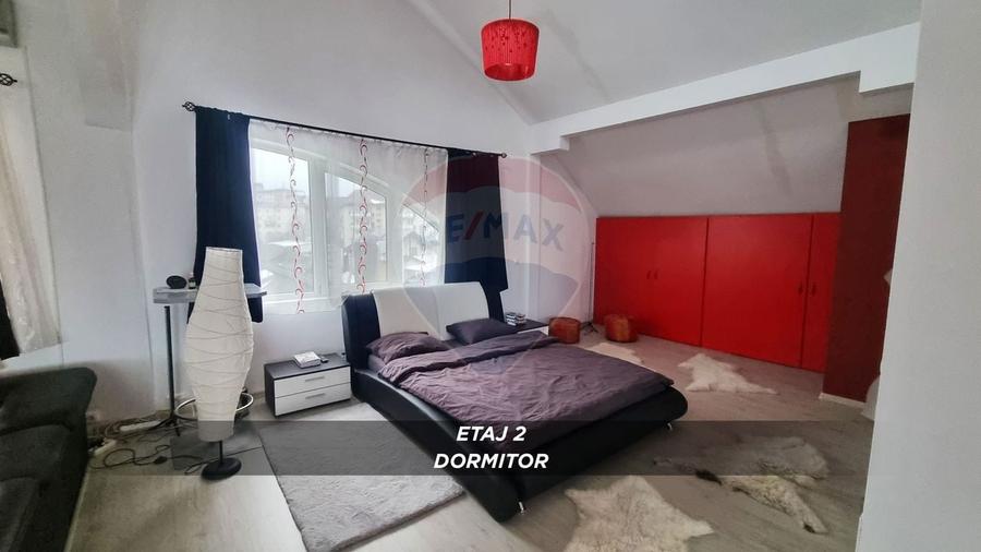 Casă / Vilă cu 10 camere de vânzare în SIGHETUL MARMATIEI zona Central - 21