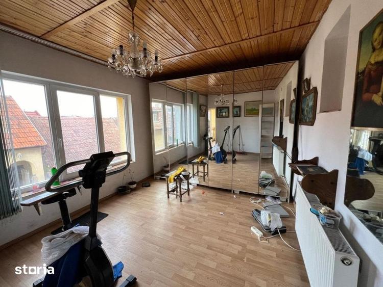 Casă cu 5 camere cu Teren 800 Mp în Gheorgheni