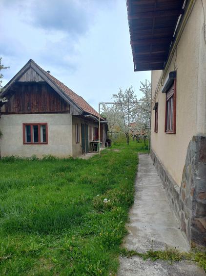 Casă cu 4 camere în Central