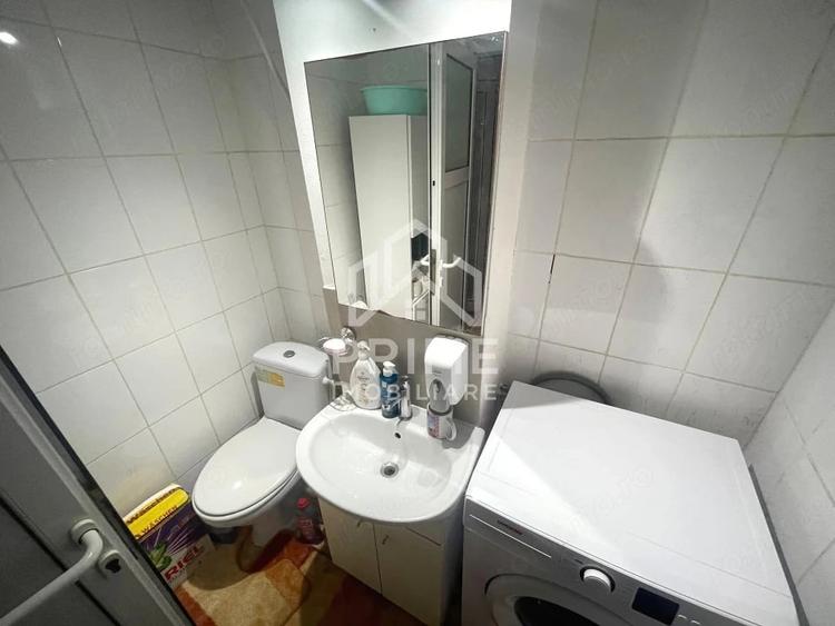 Apartament cu 4 camere decomandat în Cetate