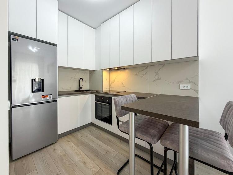 Apartament cu 5 camere decomandat, mobilat în Tudor Vladimirescu