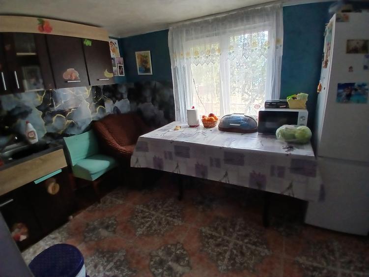 Casă individuală cu 5 camere cu Teren 2400 Mp în Războieni