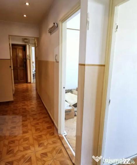 Apartament cu 3 camere decomandat în Lenin