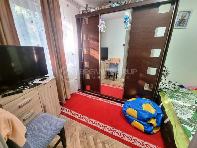 Apartament cu 3 camere în Tătărași