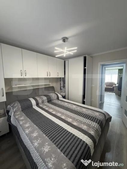 Apartament cu 4 camere decomandat în Central