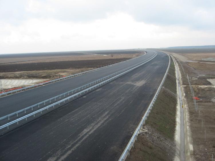 Teren Construcții intravilan de 8500 mp, în Ștefăneștii de Jos