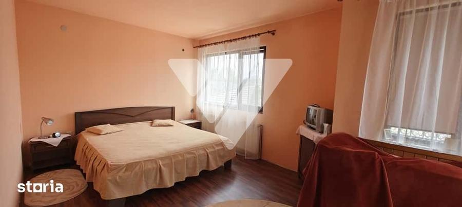 Casă cu 6 camere cu Teren 500 Mp în Central