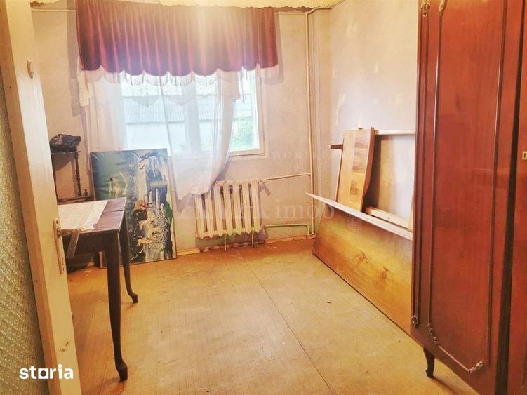 Apartament cu 3 camere decomandat în Republicii