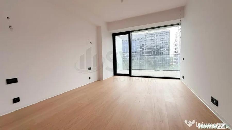 Apartament cu 4 camere semidecomandat în Floreasca