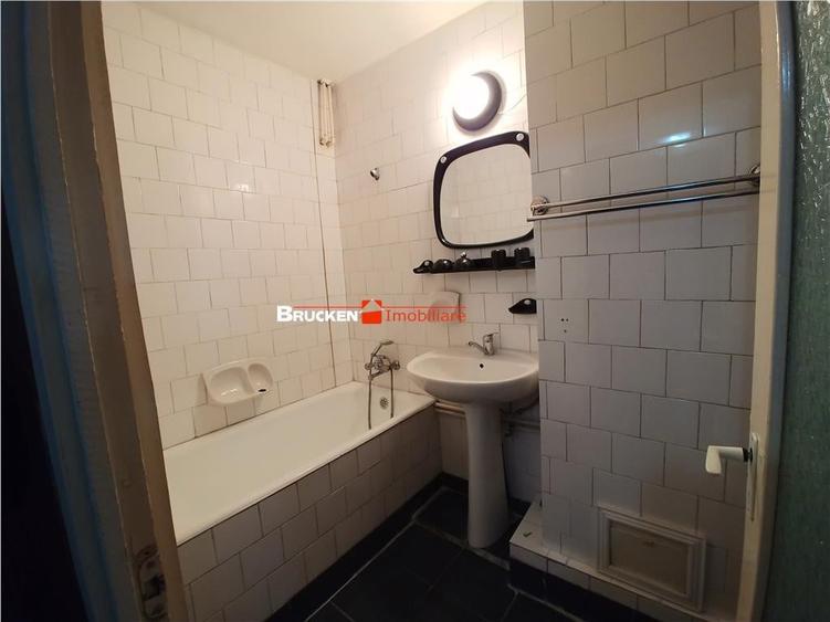 Garsonieră decomandată în Central