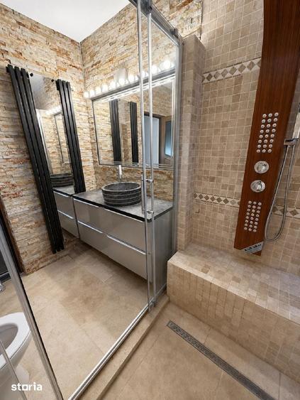 Casă cu 4 camere semidecomandat cu Teren 500 Mp în Central