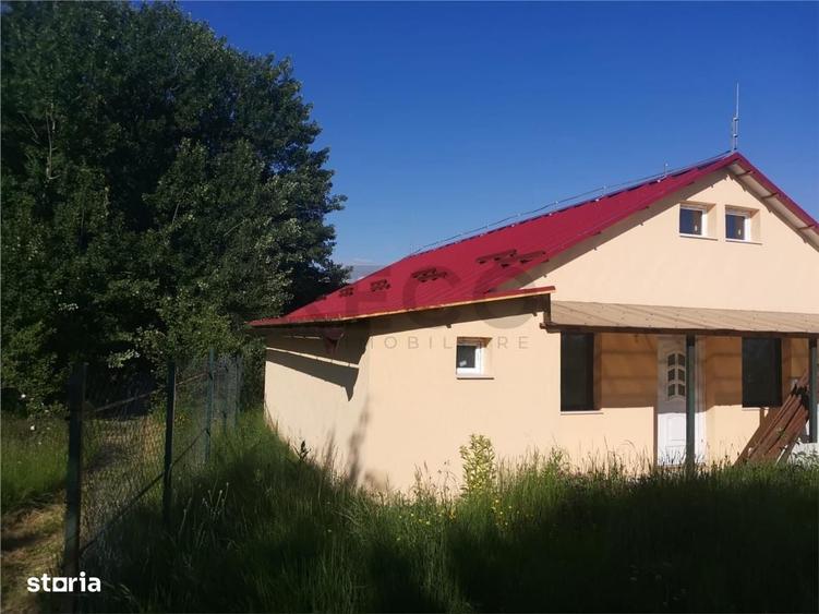 Casă cu 4 camere cu Teren 600 Mp în Roșia