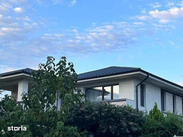 Casă cu 5 camere cu Teren 500 Mp în Corbeanca