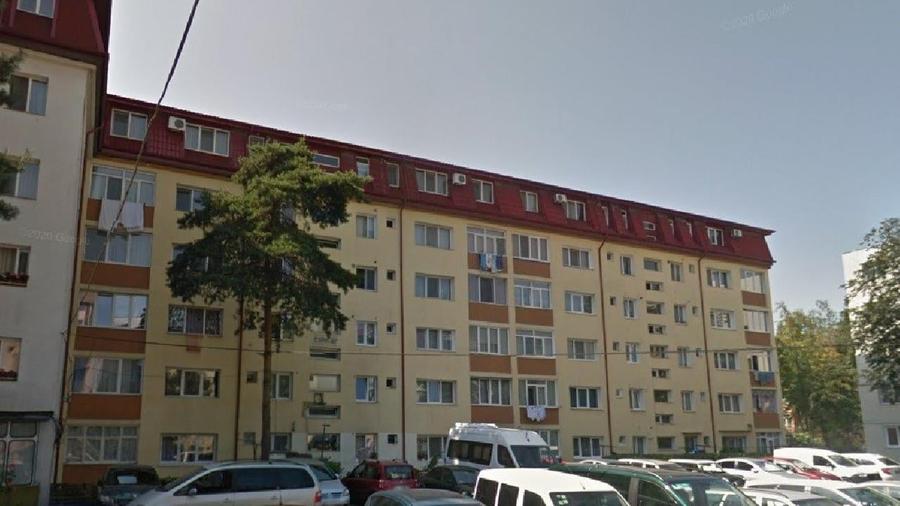 Apartament cu 2 camere semidecomandat în George Enescu