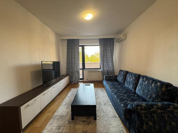 Apartament cu 2 camere semidecomandat, mobilat în Băneasa