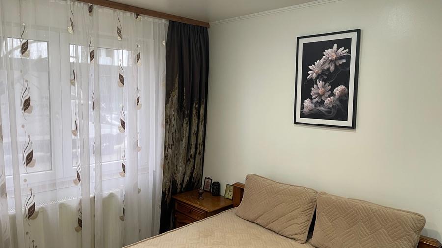 Apartament cu 4 camere decomandat în Central
