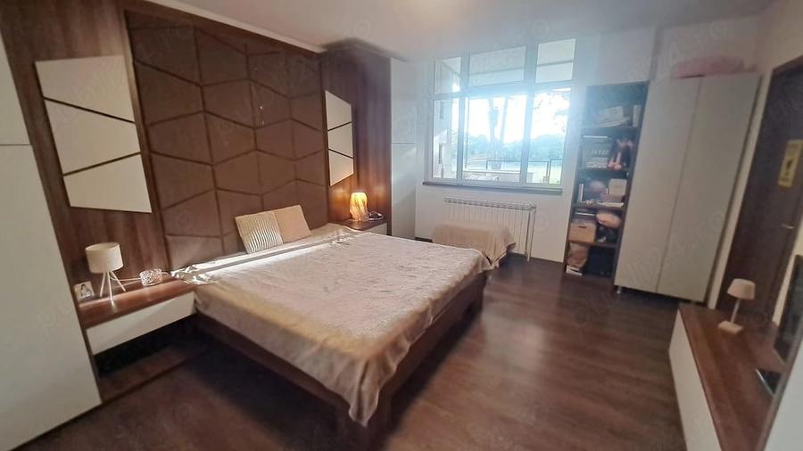 Apartament cu 3 camere decomandat, mobilat în Central