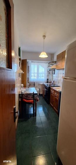 Apartament cu 4 camere decomandat în Pantelimon