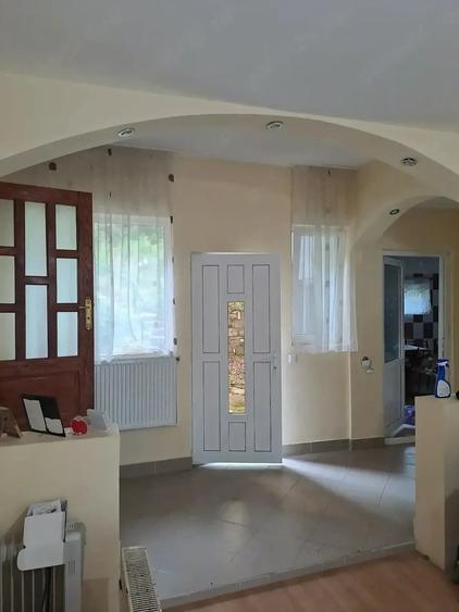 Casă cu 4 camere cu Teren 800 Mp în Posada
