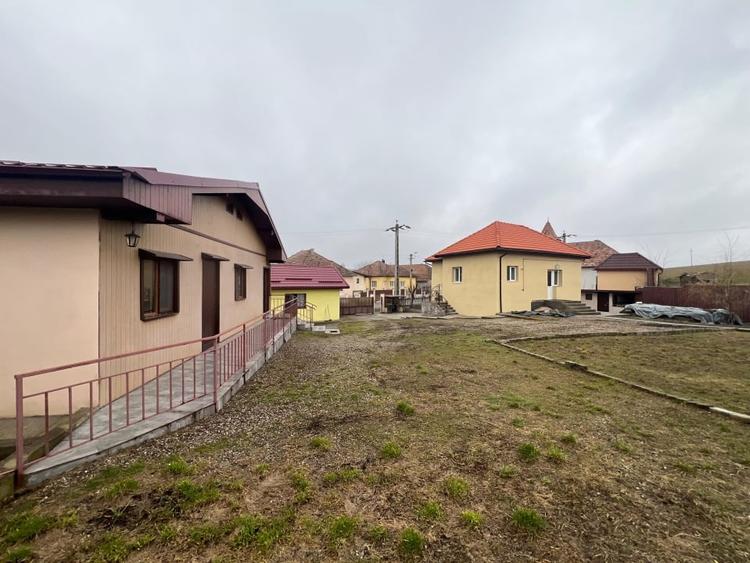 Casă individuală cu 4 camere cu Canalizare în Săliștea Nouă