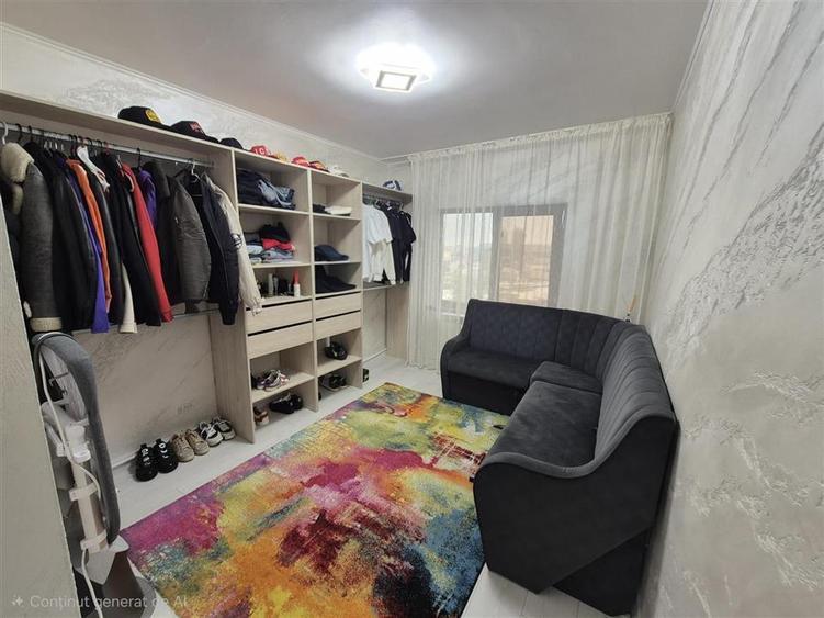 Apartament cu 3 camere decomandat în Calarași 4
