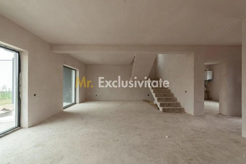 Casă cu 4 camere cu Teren 470 Mp în Micești