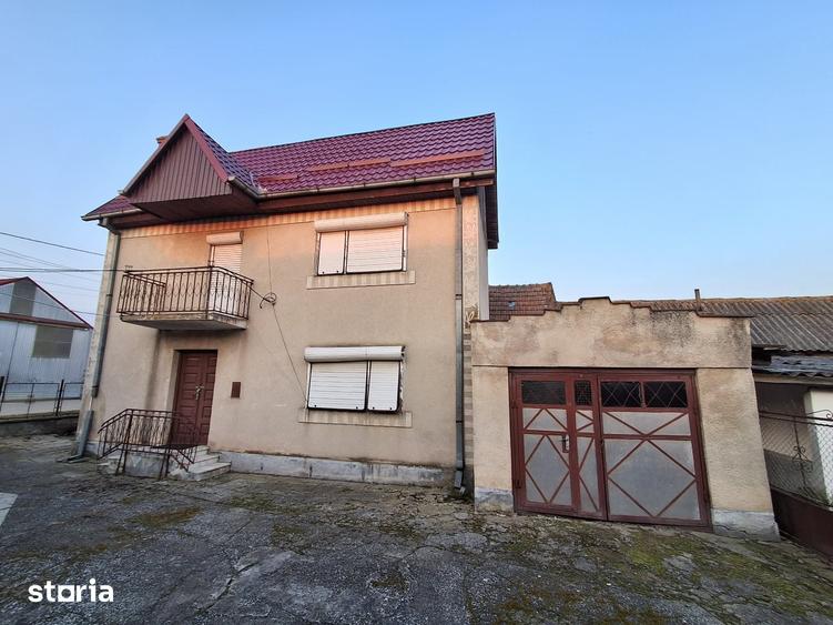 Casă cu 4 camere cu Teren 1440 Mp în Vetiș