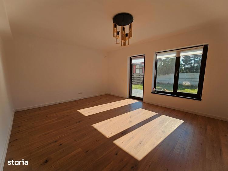 Casă cu 5 camere cu Teren 300 Mp în Corbeanca