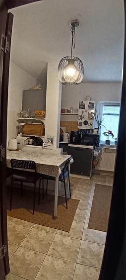 Apartament cu 4 camere decomandat în Confecții