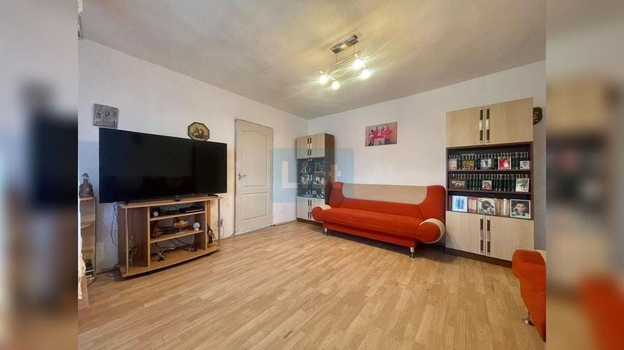 Apartament cu 3 camere semidecomandat în Micro IV