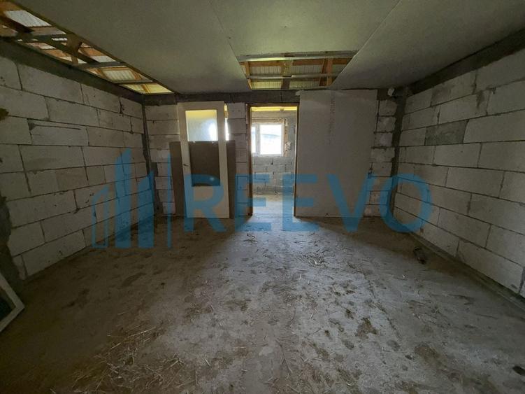 Casă individuală cu 3 camere cu Canalizare în Drăgești (Dămienești)