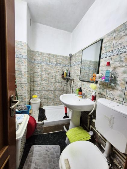 Apartament cu 4 camere decomandat, mobilat în Brătianu