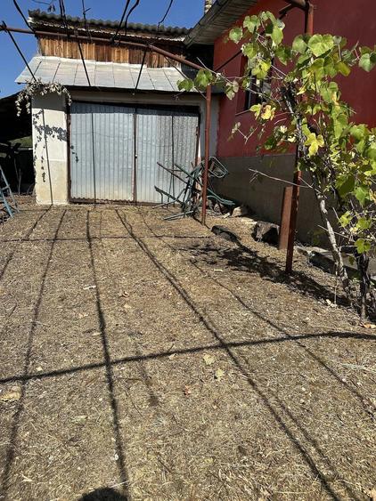 Casă cu 2 camere cu Teren 1594 Mp în Steic