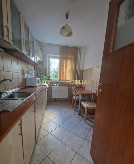 Apartament cu 2 camere decomandat, mobilat în Basarabia