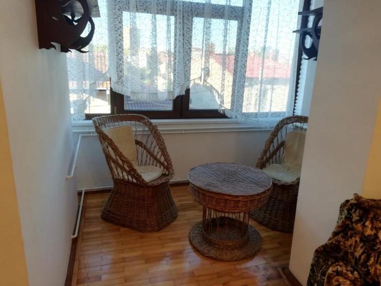 Apartament cu 3 camere decomandat în Gura Văii