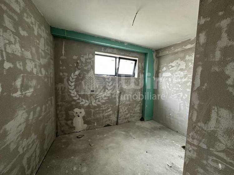 Apartament cu 3 camere semidecomandat în Andrei Mureșanu