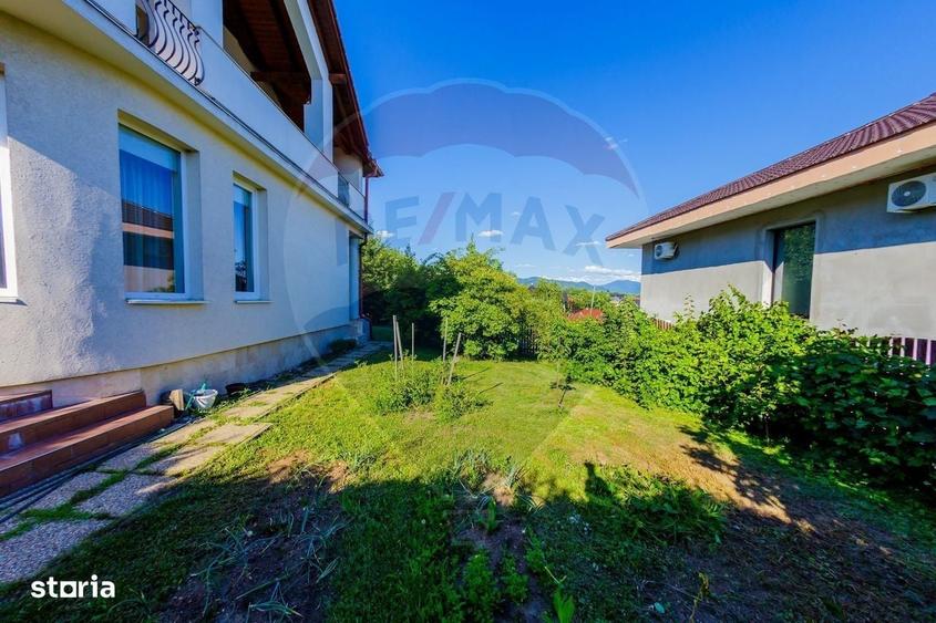 Casă cu 4 camere în Central