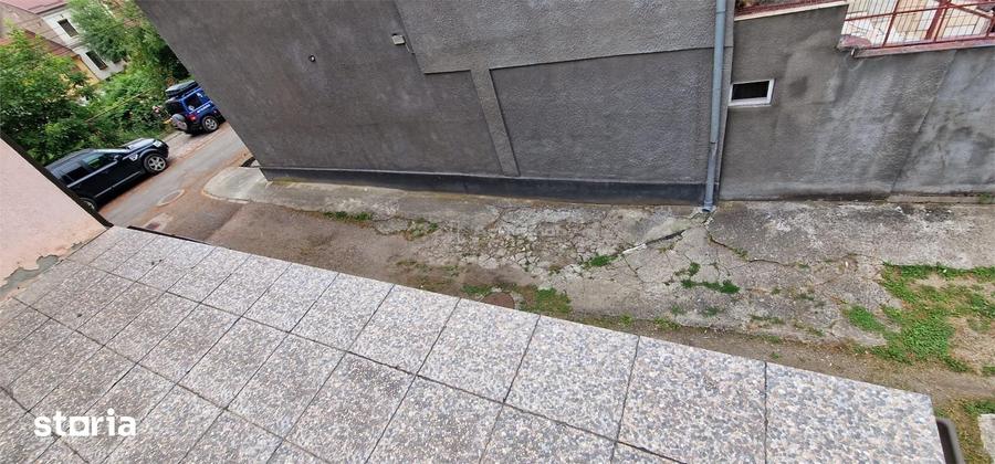 Casă cu 5 camere cu Teren 155 Mp în Muncitoresc