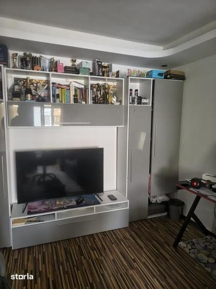 Apartament cu 2 camere decomandat în Școlilor